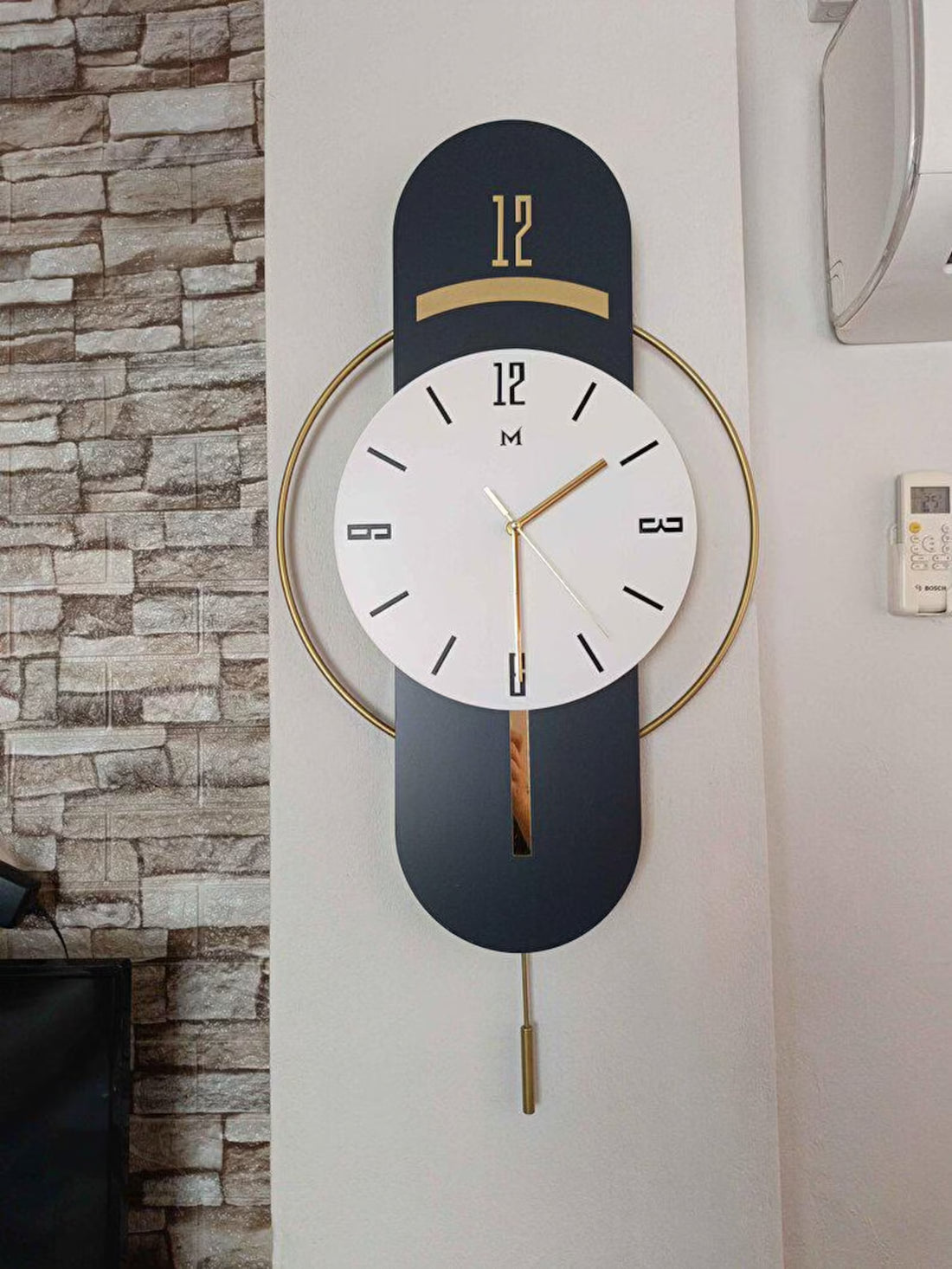 Large Nordic Luxury Wall Clock Modern Design Iron Living Room Swinging Wall Watch